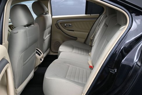 Used 2016 Ford Taurus SE image 19