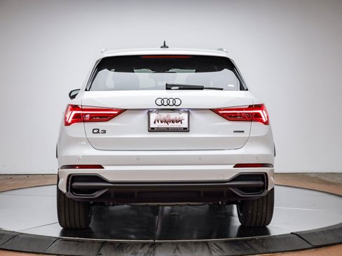 New 2025 Audi Q3 2.0T Premium image 9