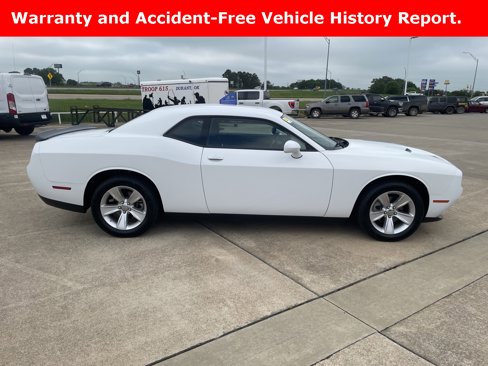 Used 2023 Dodge Challenger SXT image 4