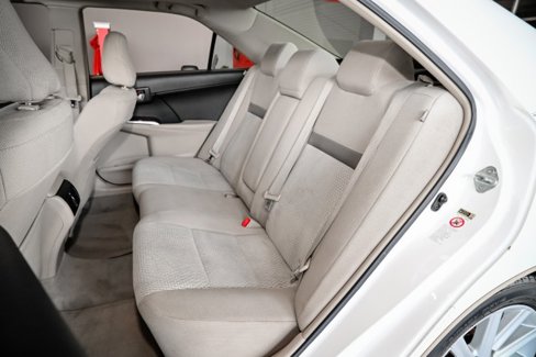 Used 2013 Toyota Camry image 19