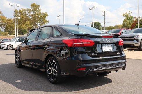 Used 2016 Ford Focus SE w/ SE Sport Package image 26