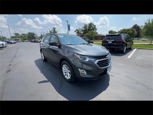 Used 2018 Chevrolet Equinox LS image 2