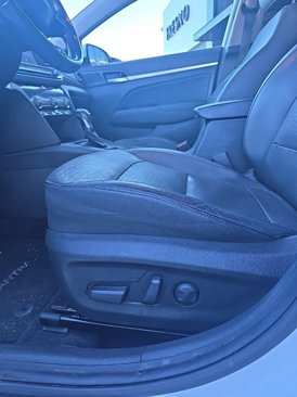 Used 2020 Hyundai Elantra Limited w/ Cargo Package (C1) image 11