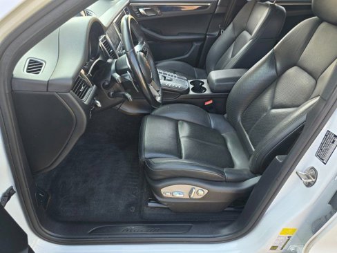 Used 2018 Porsche Macan Sport Edition image 6