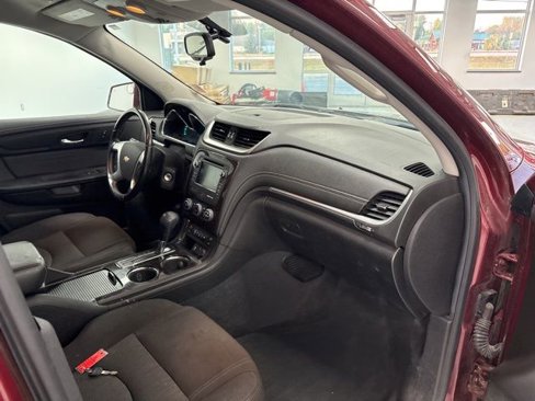 Used 2017 Chevrolet Traverse LT w/ Style and Technology Package image 22