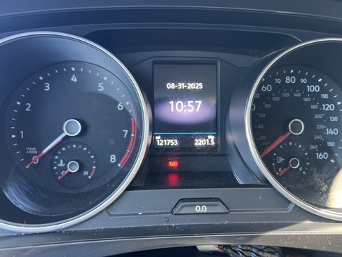 Used 2018 Volkswagen Tiguan SEL image 6
