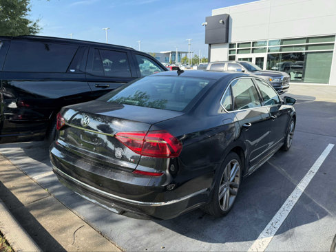 Used 2017 Volkswagen Passat 1.8T R-Line image 8