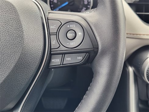 Used 2022 Toyota RAV4 XLE image 29