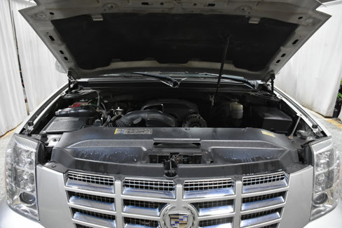Used 2011 Cadillac Escalade ESV Premium image 19