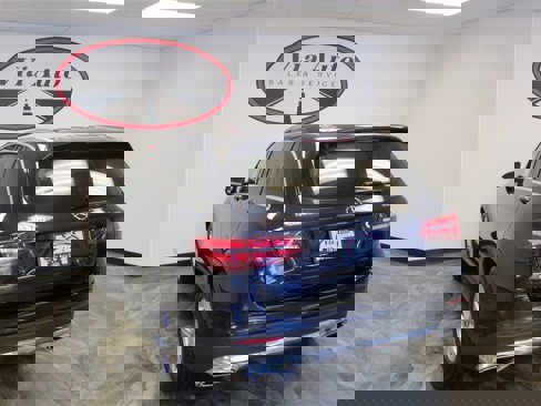 Used 2017 Mercedes-Benz GLC 300 4MATIC image 11