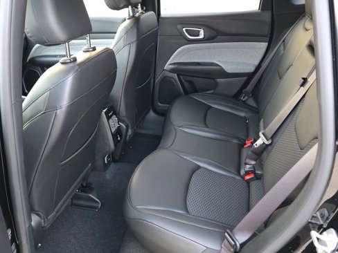 New 2025 Jeep Compass Sport image 18