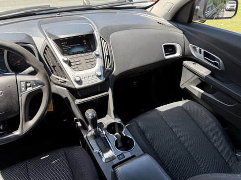 Used 2017 Chevrolet Equinox LS image 19