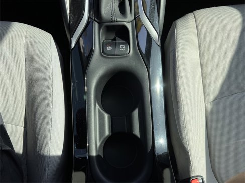 Used 2022 Toyota Corolla LE image 31