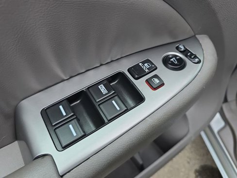 Used 2010 Honda Odyssey EX-L image 24