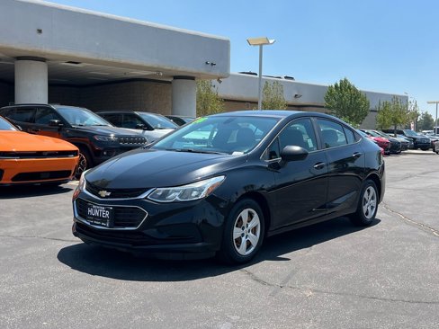 Used 2018 Chevrolet Cruze LS image 2