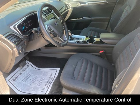 Used 2016 Ford Fusion SE image 12