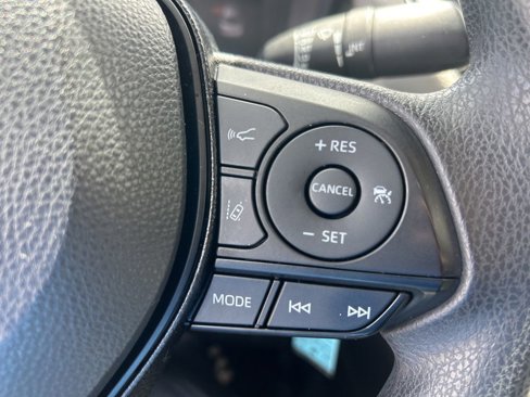 Used 2020 Toyota Corolla LE image 38