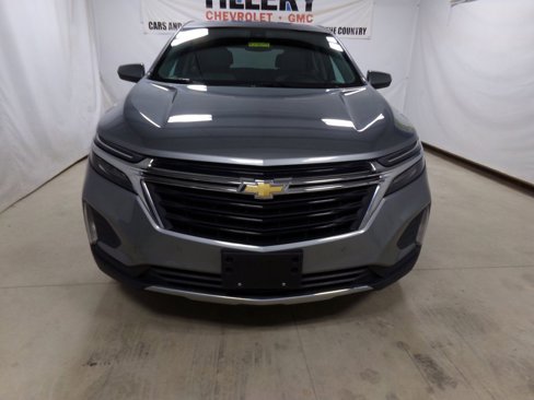Used 2023 Chevrolet Equinox LT w/ Driver Convenience Package image 2