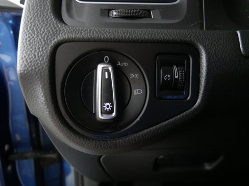 Used 2016 Volkswagen e-Golf SE w/ DC Fast Charging Package image 26