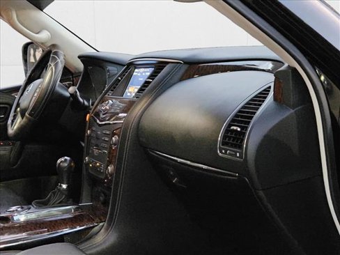 Used 2020 Nissan Armada SL image 22