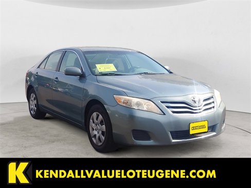 Used 2010 Toyota Camry LE image 7
