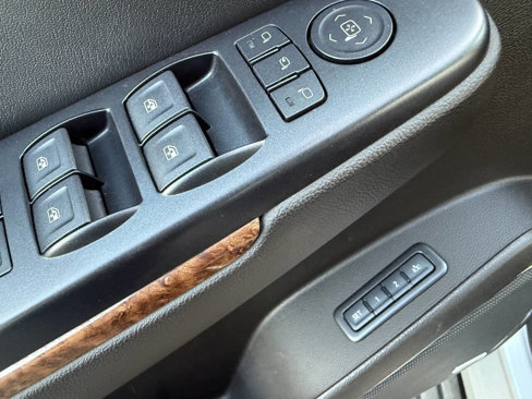 Used 2015 Chevrolet Tahoe LTZ image 21