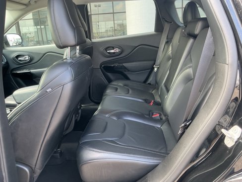 Used 2023 Jeep Cherokee Altitude Lux image 13