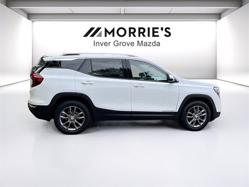 Used 2024 GMC Terrain SLT image 4