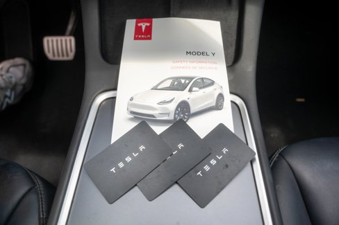 Used 2022 Tesla Model Y Performance image 15
