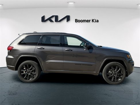 Used 2021 Jeep Grand Cherokee Laredo X image 6