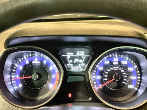 Used 2014 Hyundai Elantra SE image 12