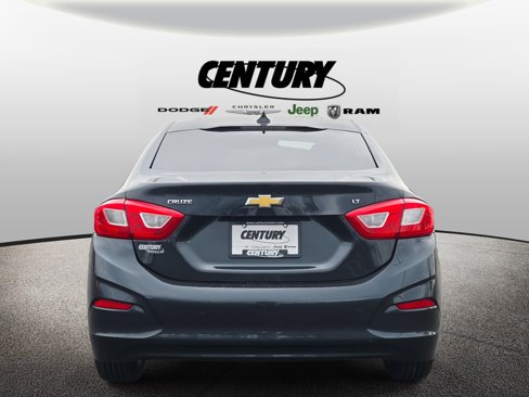 Used 2017 Chevrolet Cruze LT w/ Convenience Package image 5