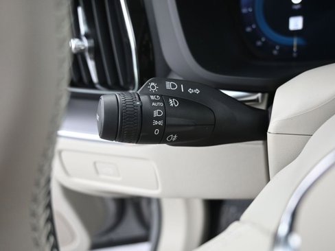 New 2025 Volvo XC60 B5 Core image 16