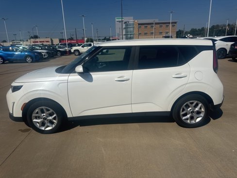 Used 2024 Kia Soul LX w/ Option Group 015 image 2
