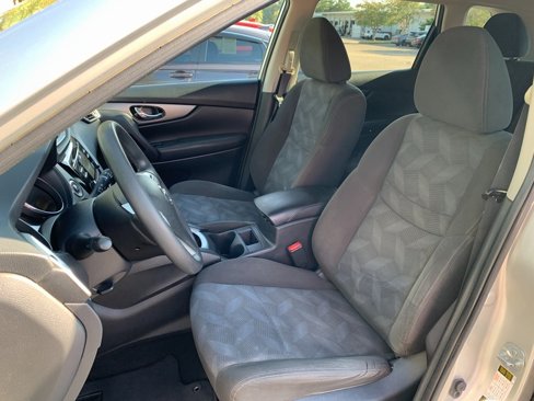 Used 2016 Nissan Rogue SV image 21