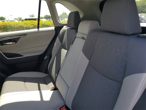 Used 2021 Toyota RAV4 XLE image 13