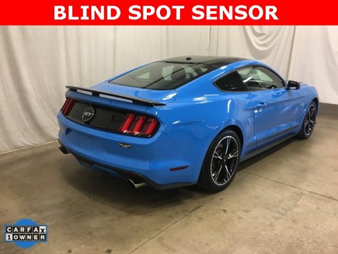 Used 2017 Ford Mustang GT Premium w/ Equipment Group 401A image 4