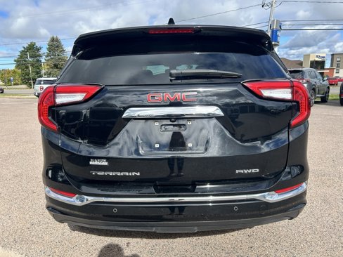 Used 2022 GMC Terrain Denali w/ Black Diamond Edition image 4