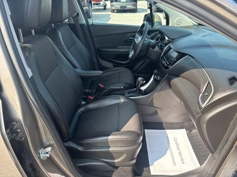 Used 2022 Chevrolet Trax LT w/ Sport Edition image 26