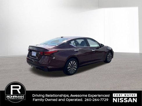 Used 2024 Nissan Altima 2.5 SV image 4