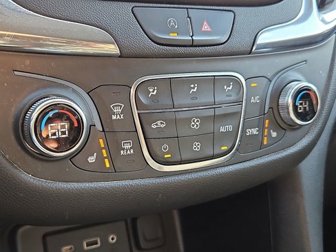 Used 2022 Chevrolet Equinox LT image 22