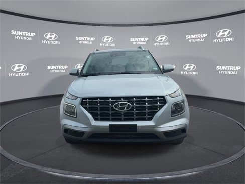 Certified 2022 Hyundai Venue SEL w/ Cargo Package image 4