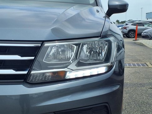 Used 2018 Volkswagen Tiguan SEL image 23