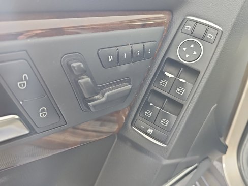 Used 2013 Mercedes-Benz GLK 350 4MATIC image 22