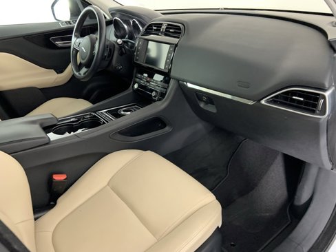 Used 2017 Jaguar F-PACE Premium image 27