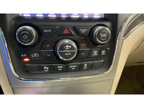 Used 2018 Jeep Grand Cherokee Overland image 12