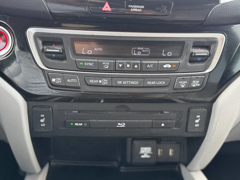 Used 2018 Honda Pilot Touring image 17
