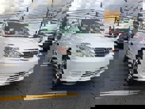Used 2002 Toyota Camry XLE image 1