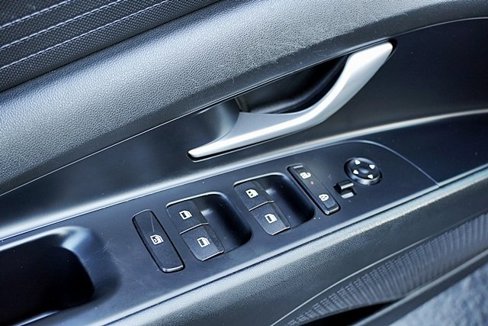Certified 2024 Hyundai Elantra SEL image 22