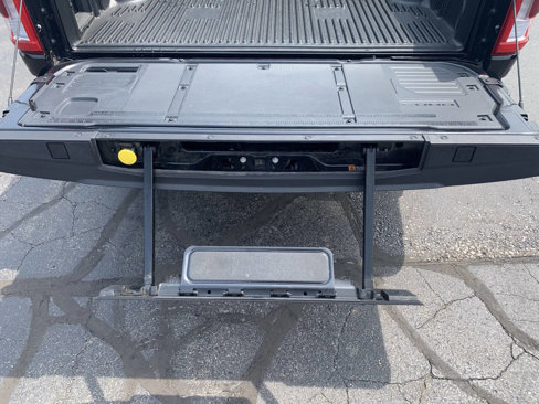 Used 2022 Ford F150 Lariat w/ Equipment Group 502A High image 10